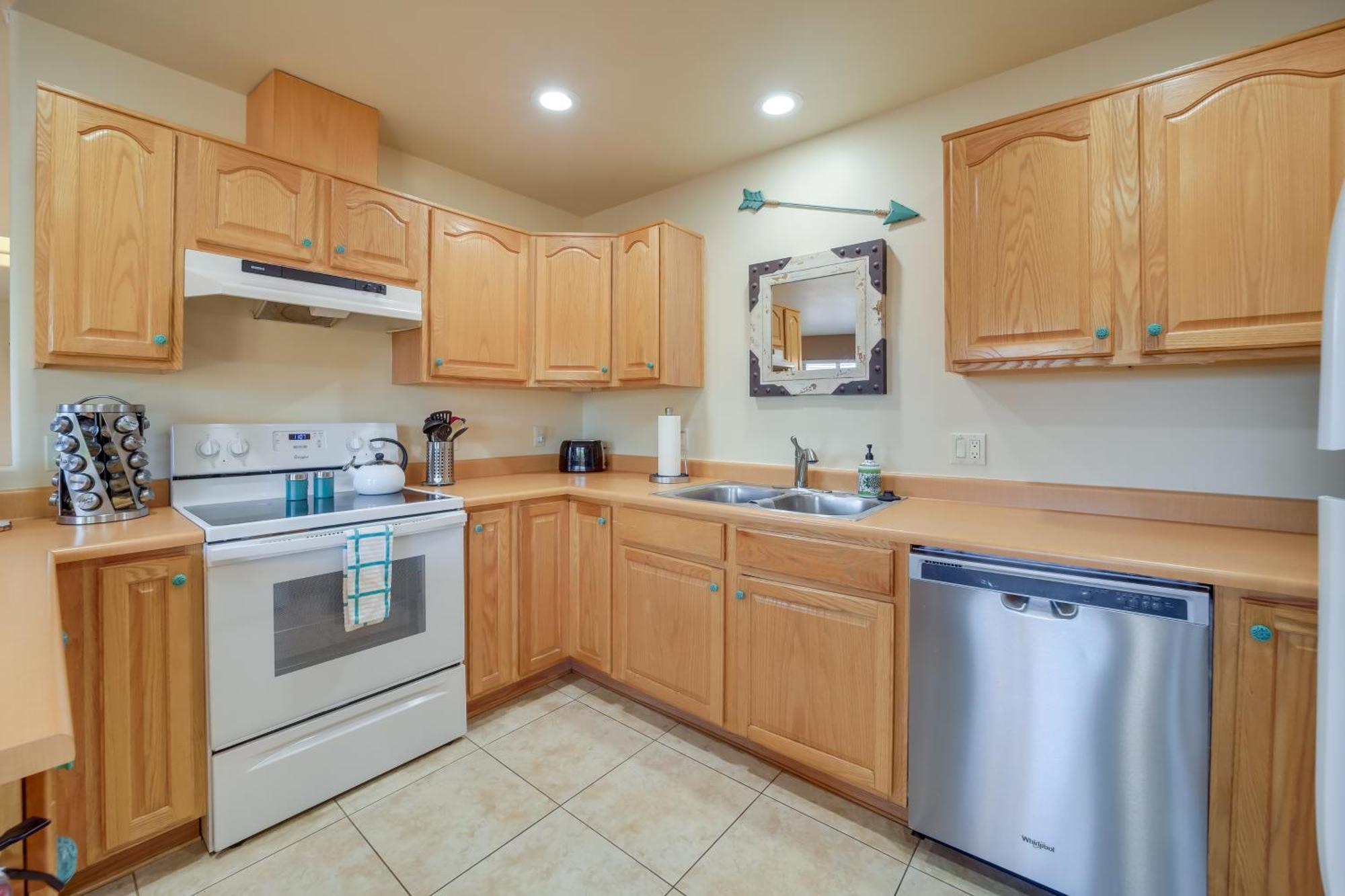 Red Rock Retreat With Patio 3 Mi To Downtown Sedona Villa Bagian luar foto