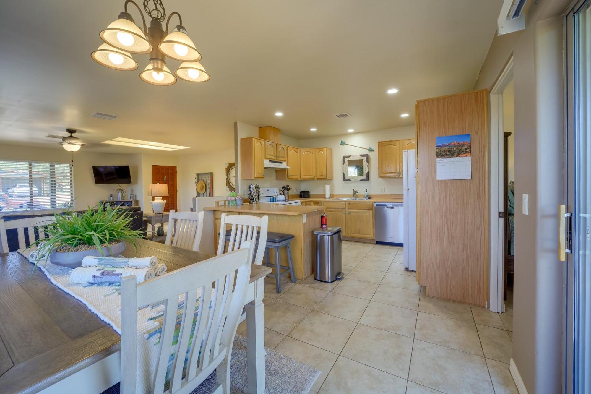 Red Rock Retreat With Patio 3 Mi To Downtown Sedona Villa Bagian luar foto